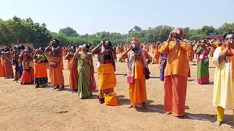 திருவண்ணாமலை கிரிவலப் பாதையில் ஒரே நேரத்தில் 1008 சங்கு முழங்கும் விழா