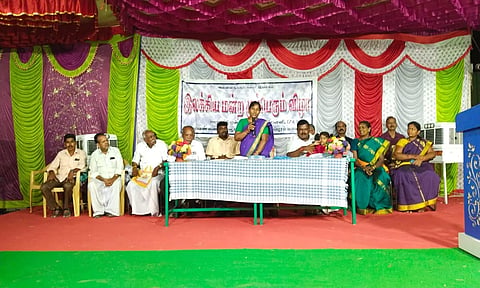ஊராட்சி ஒன்றிய நடுநிலைப் பள்ளியில் இலக்கிய மன்ற முப்பெரும் விழா மற்றும் ஆண்டு விழா நடைபெற்றது.
