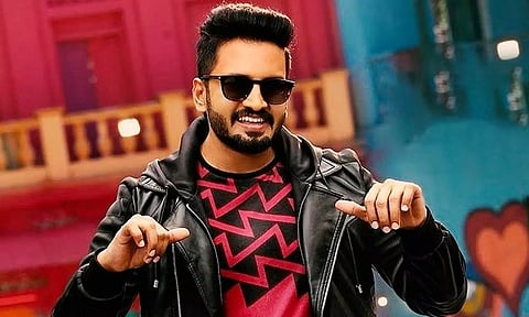 பிரெஞ்ச் குத்துக்கு ரெடியான சந்தானம்.. அதிகாரப்பூர்வ அறிவிப்பு