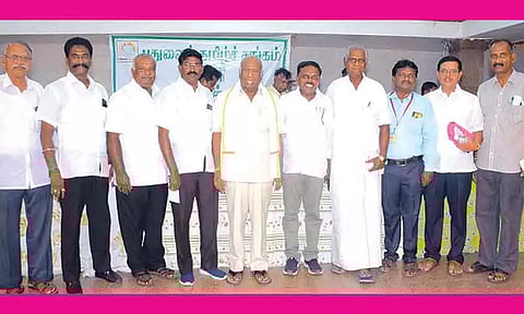 தமிழ்ச் சங்கப் பொதுக்குழு கூட்டம் வில்லியனூரில் நடைபெற்றது.