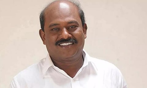 12 மணி நேர வேலையால் தமிழகத்தில் தொழில் வளம் பெருகும்- விக்கிரமராஜா பேட்டி