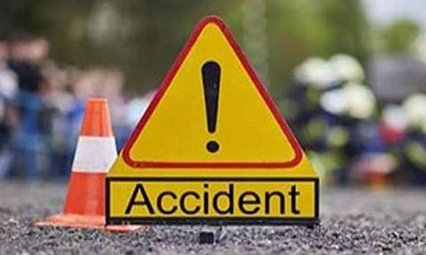 ஆறுமுகநேரியில் மோட்டார் சைக்கிள்கள் மோதல் - பெயிண்டர் படுகாயம்