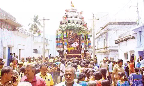 தச்சநல்லூர் நெல்லையப்பர் காந்திமதி அம்பாள் கோவிலில் சித்திரை தேரோட்டம் நடைபெற்ற போது எடுத்த படம். 