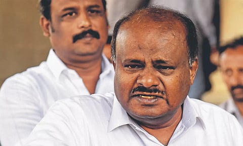எடியூரப்பாவும், டி.கே.சிவக்குமாரும் ரத்தத்தில் எழுதி கொடுக்க வேண்டாம்: குமாரசாமி சாடல்