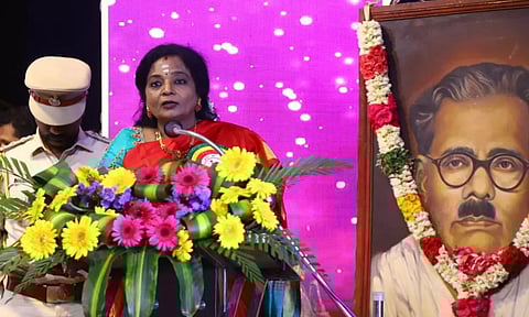 தமிழ்தாய் வாழ்த்தை வைத்தும் அரசியல் நடக்கிறது- கவர்னர் தமிழிசை ஆதங்கம்