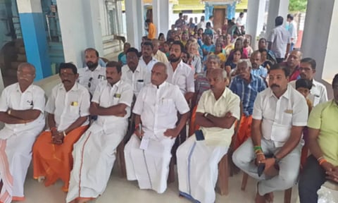 கிராம நிர்வாக அதிகாரி கொலை: தமிழகத்தில் சட்டம்-ஒழுங்கு சீரழிந்து உள்ளது