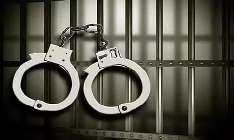 தடையை மீறி மது விற்பனையில் ஈடுபட்ட 18 பேர் கைது