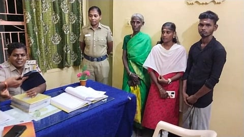 கணவனை சேர்ந்து வைக்க கோரி நர்சிங் மாணவி புகார்