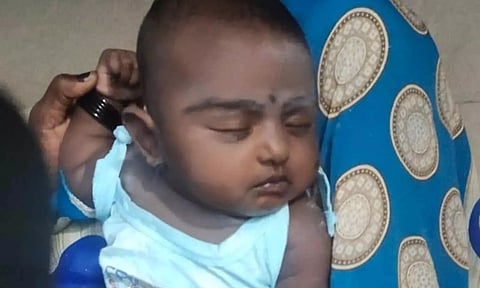 காட்பாடி ரெயில் நிலையத்தில் 3 மாத பெண் குழந்தையை தவிக்க விட்டு சென்ற தாய்