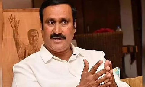 என்.எல்.சி. நிலப்பறிப்புக்கு எதிராக தீர்மானம் நிறைவேற்றும் ஊராட்சி செயலாளர்களை பணியிட மாற்றம் செய்வதா? அன்புமணி ராமதாஸ்