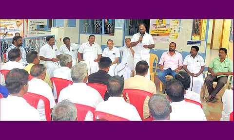 ஆலோசனைக்கூட்டத்தில் பங்கேற்றவர்கள்.