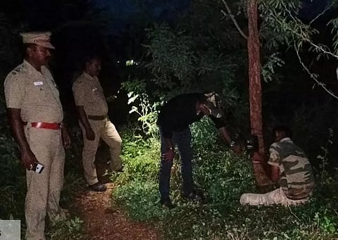 காரமடை அருகே சிறுத்தையை கண்காணிக்க 6 கண்காணிப்பு காமிராக்கள் பொருத்தம்