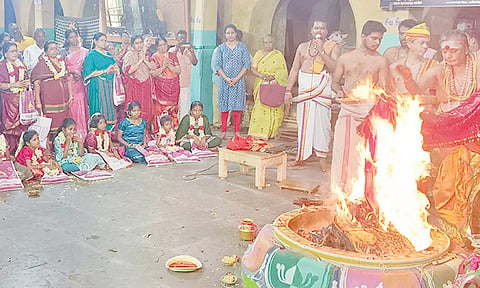 சேந்தங்குடி வதான்யேஸ்வரர் கோவிலில் சண்டி யாகம் நடந்தது.