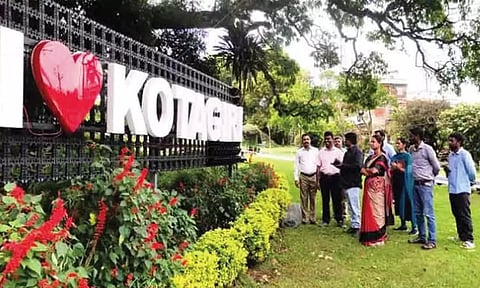 கோத்தகிரியில் காய்கறி கண்காட்சியை 20 ஆயிரம் பேர் ரசித்தனர்