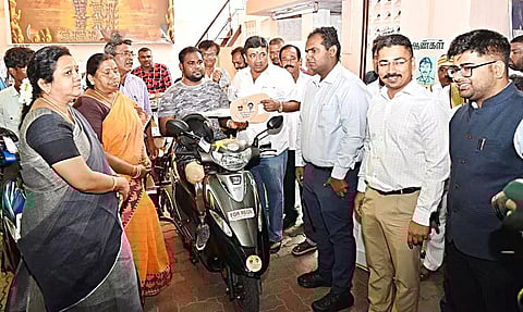 மக்களுக்கு சென்றடையக்கூடிய திட்டங்களை தமிழக அரசு செயல்படுத்தி வருகிறது- அமைச்சர் பேச்சு