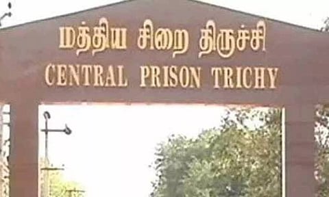திருச்சி மத்திய சிறை சிறப்பு முகாமில் போலீசார் இன்று அதிரடி சோதனை