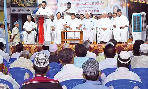 கூட்டத்தில் அமைச்சர் அனிதா ராதாகிருஷ்ணன் பேசிய போது எடுத்த படம்.