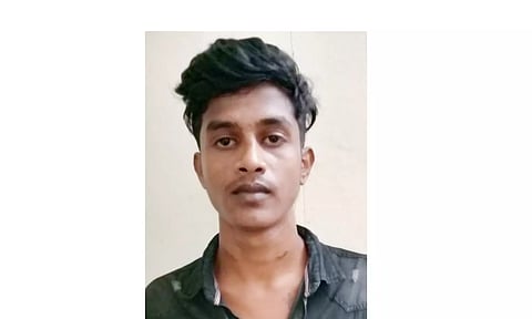 சக்தி ஆகாஷ்.