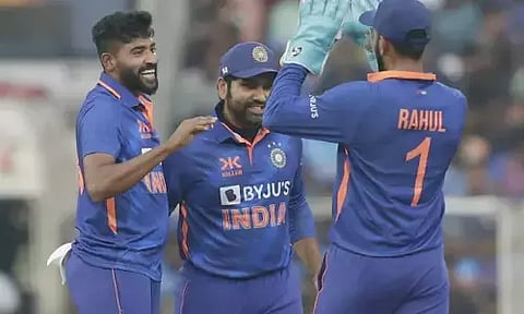 50 ஓவர் உலக கோப்பை - இந்தியா முதல் ஆட்டத்தில் ஆஸ்திரேலியாவுடன் மோதல்