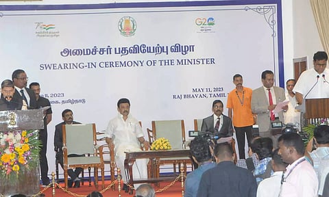 முதலமைச்சர் மு.க.ஸ்டாலின் முன்னிலையில் டி.ஆர்.பி.ராஜா அமைச்சராக இன்று பதவி ஏற்றார்