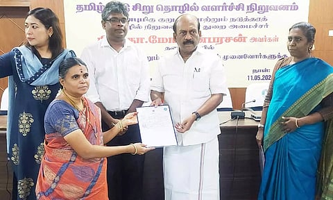 280 தொழில்முனைவோர்களின் தொழில் மனைகளுக்கு பட்டா- அமைச்சர் தா.மோ.அன்பரசன் வழங்கினார்