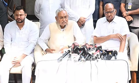 உத்தவ் தாக்கரே, சரத் பவாருடன் நிதிஷ்குமார் சந்திப்பு
