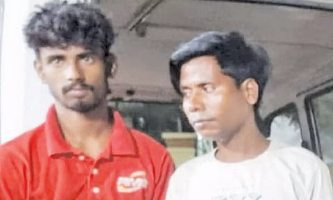 கைது செய்யப்பட்ட அசாமுதீன் அன்சாரி, மகேஷ்குமார்.