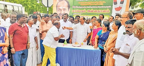 கோவில்பட்டியில் முன்னாள் முதல்-அமைச்சர் எடப்பாடி பழனிசாமி பிறந்தநாள் விழாவையொட்டி கடம்பூர் ராஜூ எம்.எல்.ஏ. அன்னதானம் வழங்கிய போது எடுத்தபடம்.