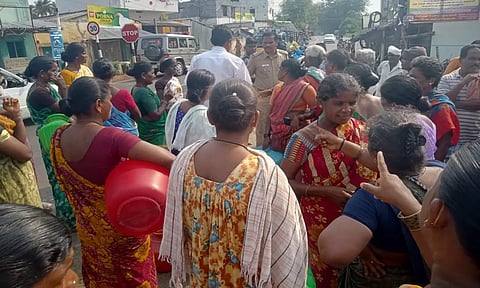 குடிநீர் கேட்டு பொதுமக்கள் சாலைமறியல்