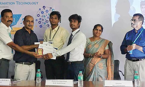 ராஜீவ்காந்தி என்ஜினீயரிங் கல்லூரியில் தொழில்நுட்ப கருத்தரங்கம் நடைபெற்ற காட்சி.