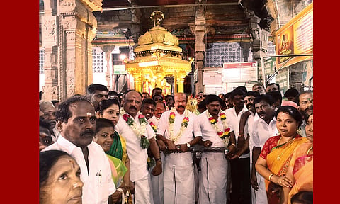 திருப்பரங்குன்றம் முருகன் கோவிலில் ராஜன் செல்லப்பா எம்.எல்.ஏ. தலைமையில் தங்கத்தேர் இழுத்து வழிபாடு நடந்தது.