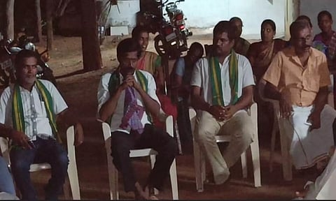  விவசாயிகள், பொதுமக்கள் கலந்து கொண்ட ஆலோசனை கூட்டம் நடைபெற்ற போது எடுத்த படம்.