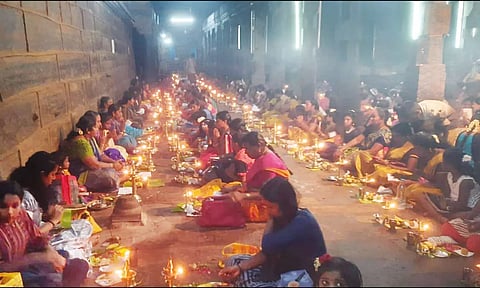 கன்னியாகுமரி பகவதி அம்மன் கோவிலில் 1008 திருவிளக்கு பூஜை