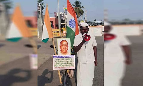 வாக்குரிமை விழிப்புணர்வு மேற்கொண்ட கருப்பையா.