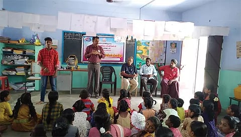 விழாவில் கலந்து கொண்டவர்களை படத்தில் காணலாம்.