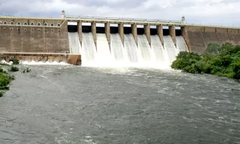 பவானிசாகர் அணையில் இருந்து 1,055 கனஅடி தண்ணீர் வெளியேற்றம்