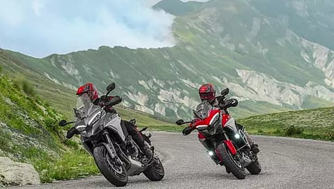 10-வது ஆண்டு விழா - பைக் மாடல்களுக்கு சிறப்பு சலுகை அறிவித்த டுகாட்டி