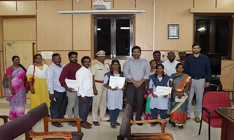 வெற்றிபெற்ற மாணவர்களுக்கு சான்றிழ் வழங்கப்பட்டது.