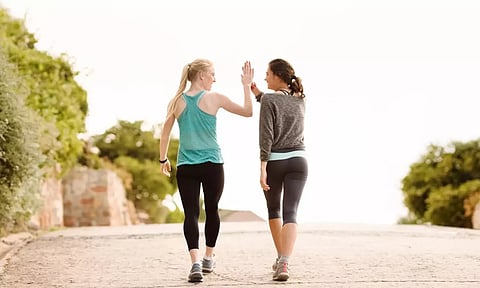 உடல் எடையை குறைக்க உதவும் வித்தியாசமான நடைப்பயிற்சிகள்