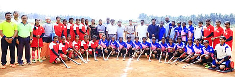 மகளிர் ஆக்கி போட்டி
