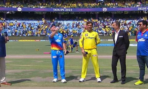 பிளே ஆப் சுற்றுக்கு தகுதி பெறுமா சென்னை? டெல்லிக்கு எதிராக டாஸ் வென்று பேட்டிங் தேர்வு