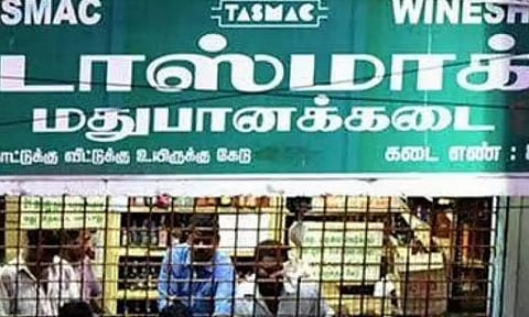 சயனைடு கலந்த மது குடித்த 2 பேர் பலி விவகாரம்: டாஸ்மாக் மேற்பார்வையாளர் உள்பட 4 பேர் பணியிடை நீக்கம்