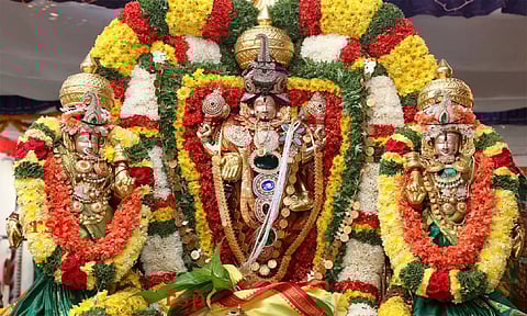 நாராயணவனம் கல்யாணவெங்கடேஸ்வரசாமி கோவிலில் ஆழ்வார் திருமஞ்சனம் நாளை நடக்கிறது