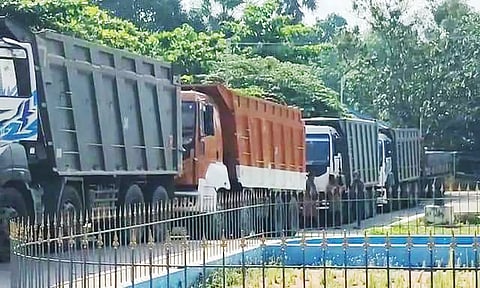 தக்கலை அருகே அதிக பாரம் ஏற்றிய 6 லாரிகளுக்கு ரூ.3½ லட்சம் அபராதம்