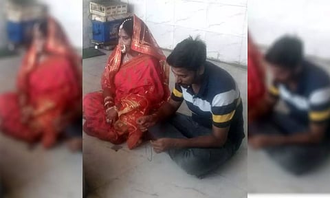 தாலி கட்டும் நேரத்தில் ஓட்டம் பிடித்த மாப்பிள்ளை: 20 கி.மீ. சேஸிங் செய்து திருமணம் செய்த மணமகள்