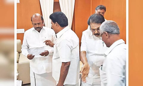 தென்காசி மாவட்டத்தில் பொதுப்பணித்துறை ஆய்வு மாளிகை புதிய கட்டிடம் கட்ட அமைச்சரிடம் மனு