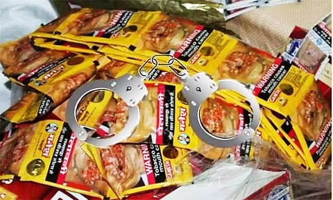 புகையிலை பொருட்கள் விற்ற முதியவர் கைது