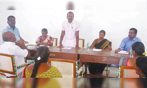  ஊராட்சி ஒன்றியக் குழுவின் சாதாரணக் கூட்டம் நடைபெற்ற காட்சி.