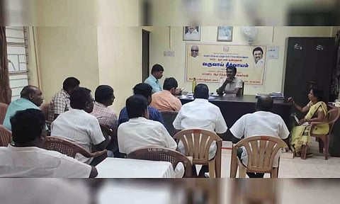 ஆலோசனை கூட்டம் நடைபெற்ற காட்சி. 