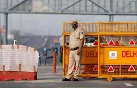 புதிய பாராளுமன்ற கட்டிடம் திறப்பு எதிரொலி- நாளை டெல்லி எல்லைகளுக்கு சீல்